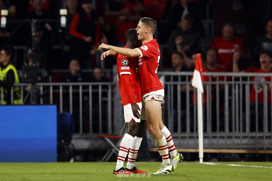 而日本球迷 而日本球迷