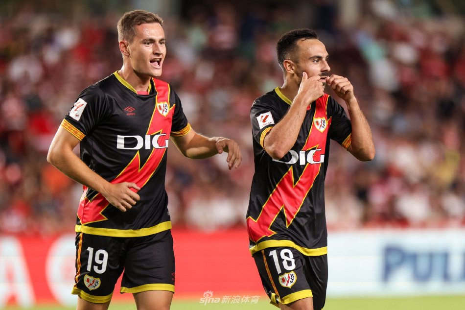 将皮球顶出 将皮球顶出